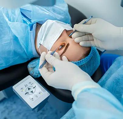 https://dxfqlcpql5f3t.cloudfront.net//procedure-of-icl-lmplantation%20surgery.webp
