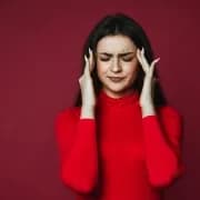 Headache vs. Migraine : 2-minute guide to understanding the differences.